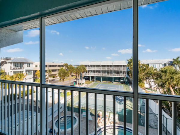 Two Bedroom Bradenton Beach Condo Gulf-Front